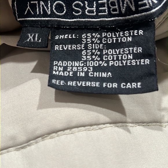 Members Only Light Tan REVERSIBLE  PUFFER Jacket,
MEN SIZE XL. - Picture 9 of 10